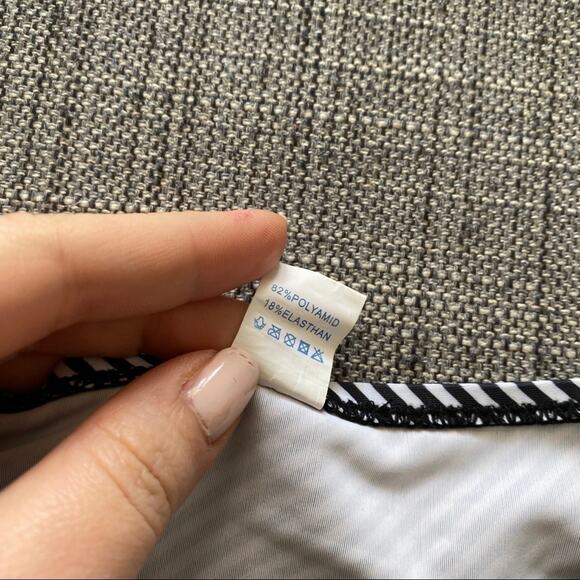 Striped black white ruched sides bikini bottom L - Picture 4 of 5